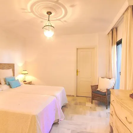 1135 Beachfront First Line 3 Pools Tropical Garden Apartment *